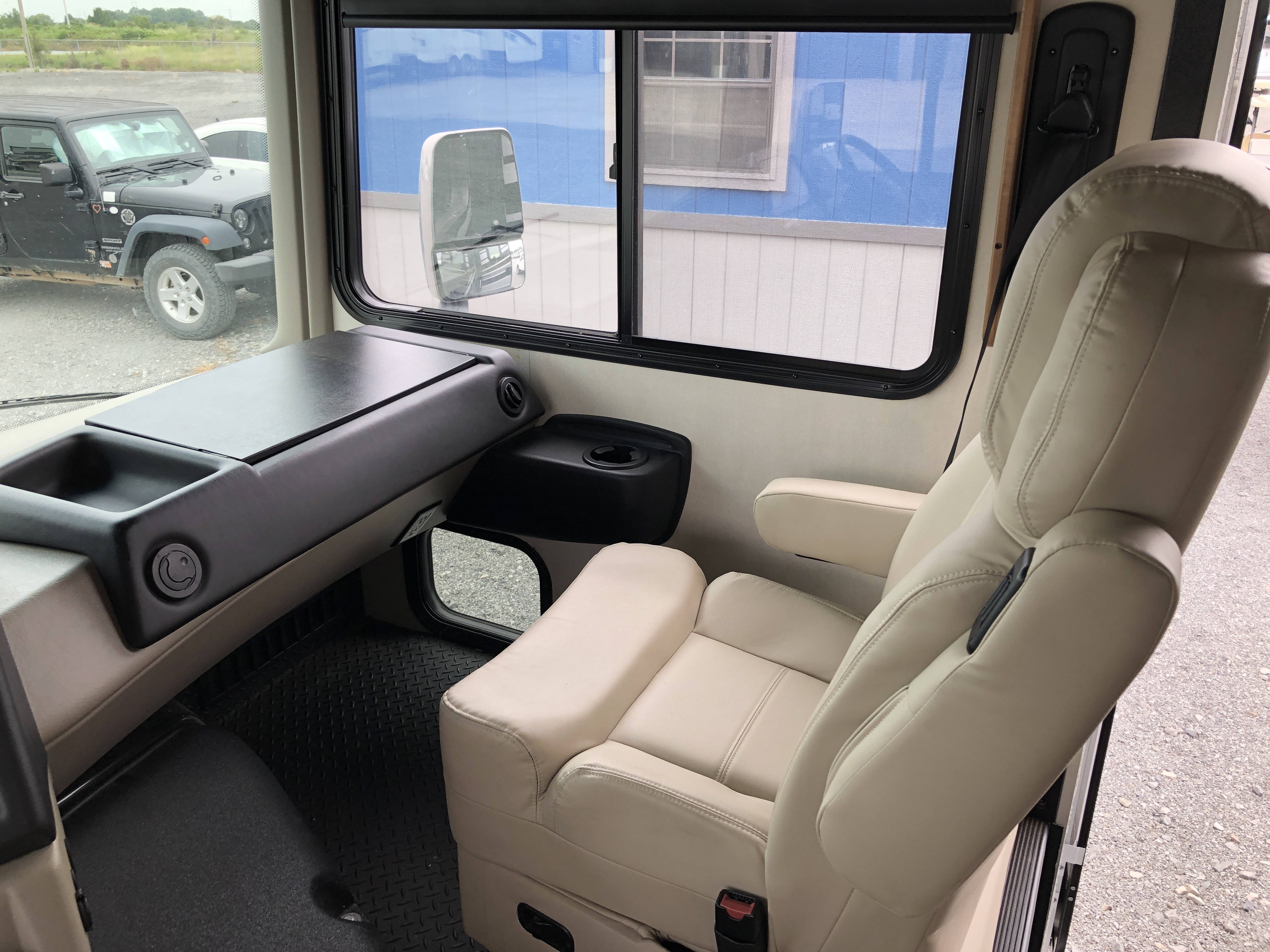 2022 Forest River Georgetown 7 Series GT7 36D7 - Image 12