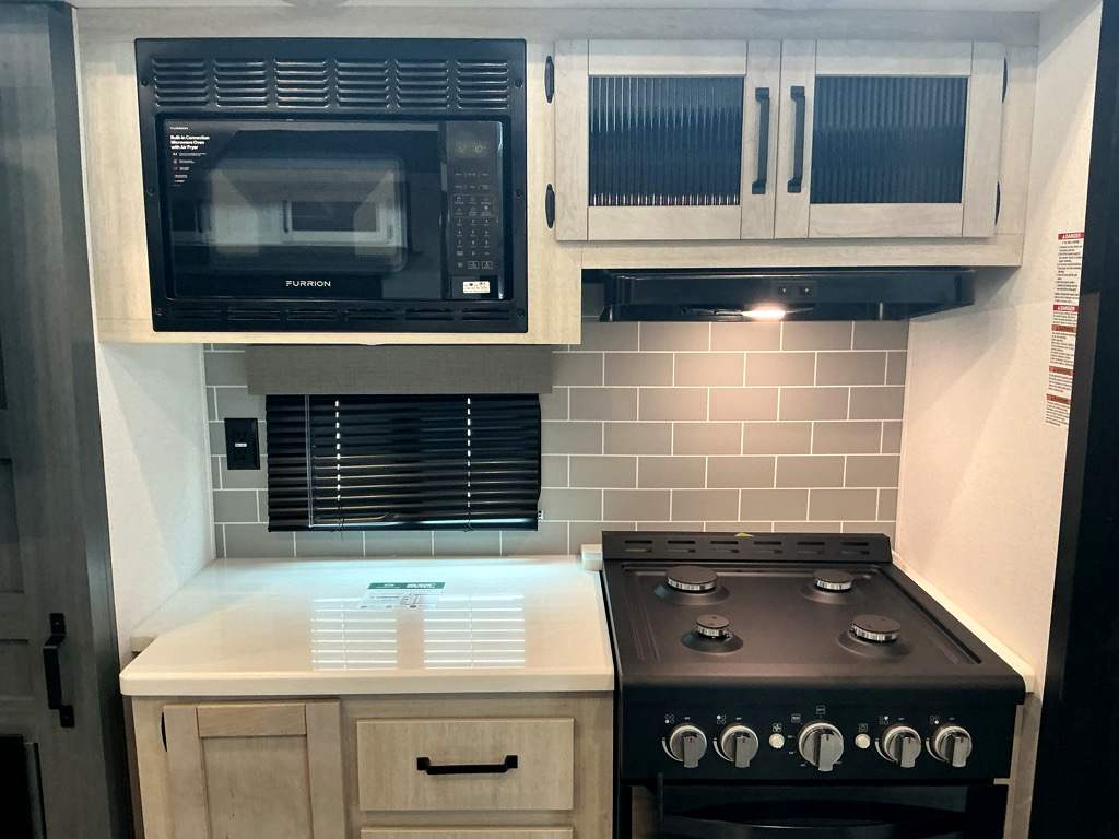 2026 PALOMINO 421LFT - Image 7