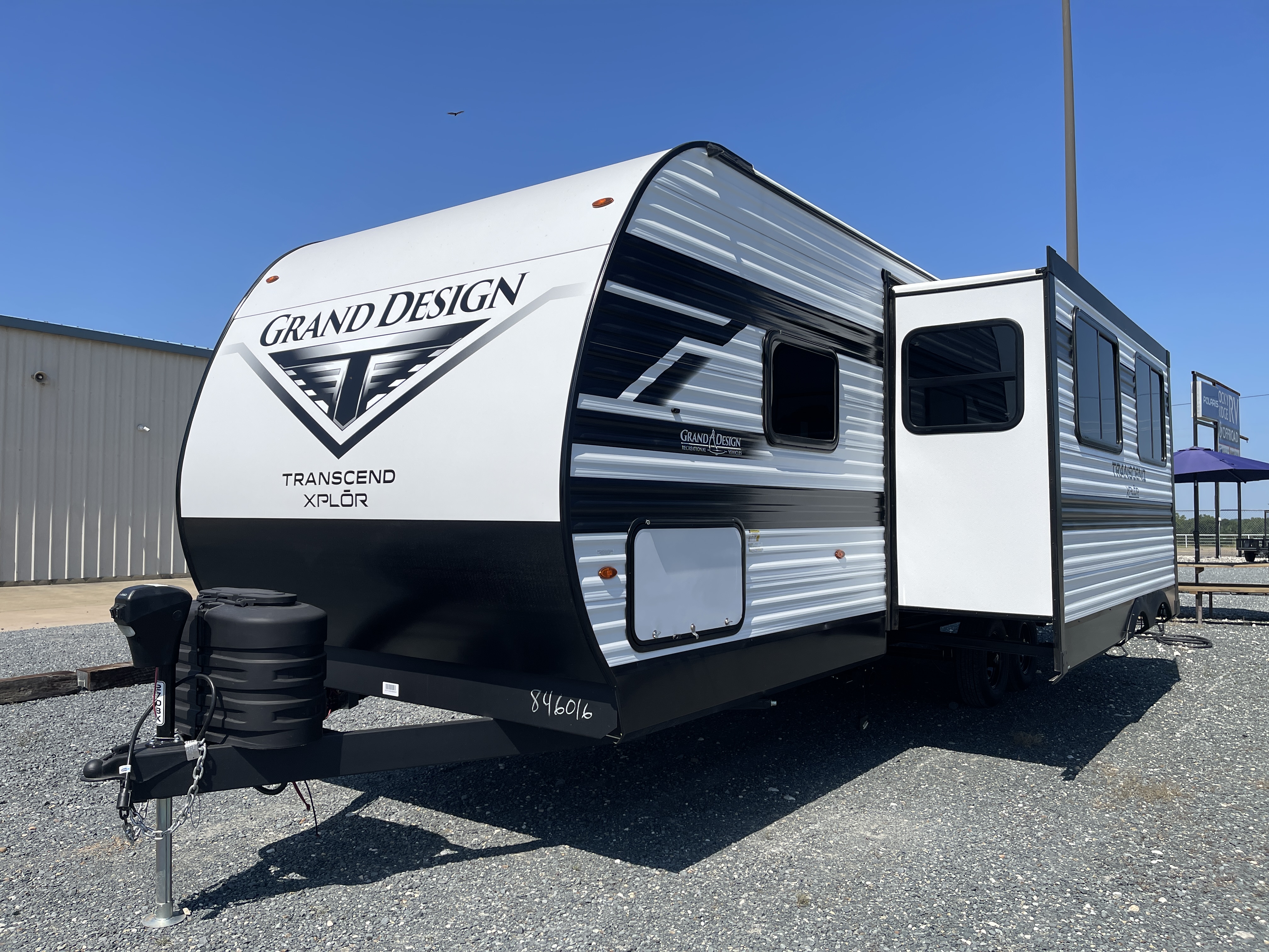 2027 Grand Design Transcend XPLOR 27DBX - Image 3