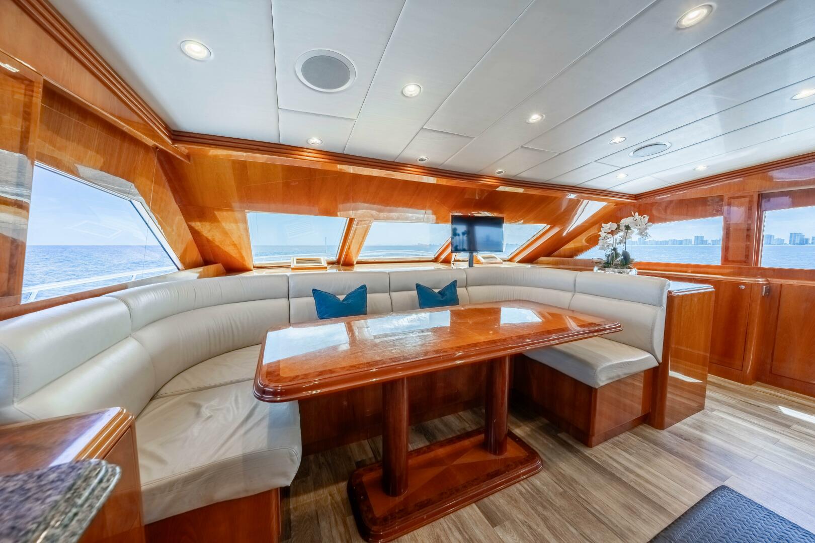 2009 Hargrave Raised Pilothouse - Image 7