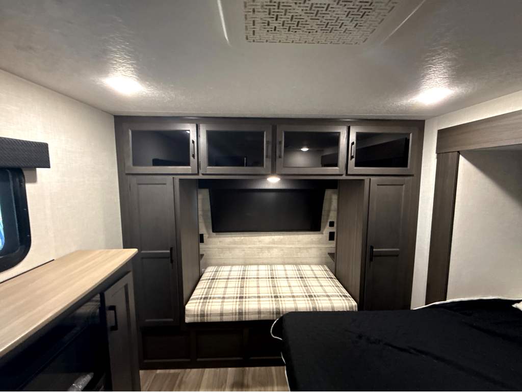 2025 VENTURE RV SPORTTREK 292VRB - Image 22