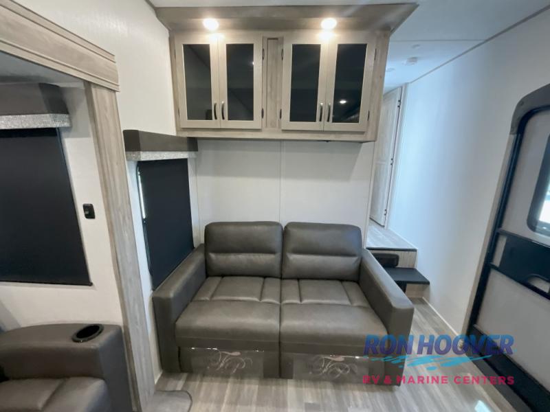 2024 COACHMEN 368TBH - Image 17