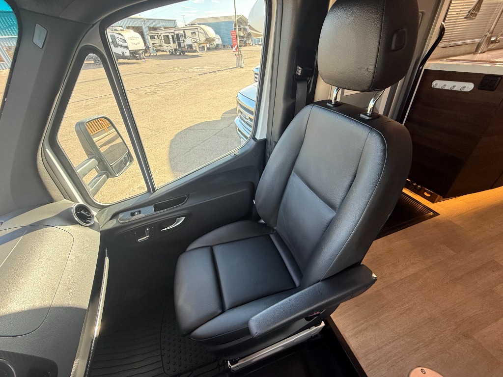 2020 Winnebago View 24D - Image 8