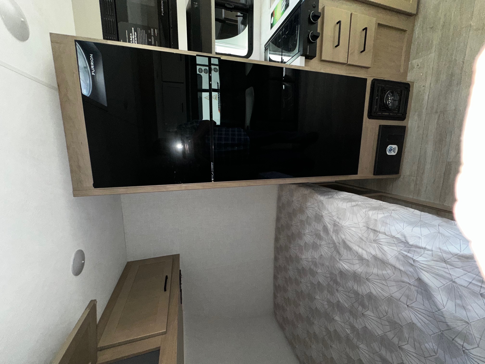 2027 Ember RV E-Series 18RBE - Image 15