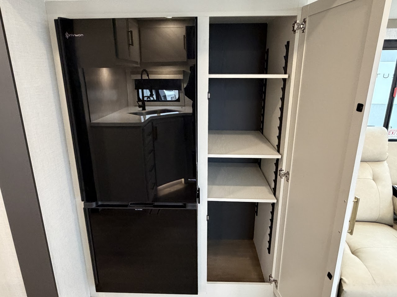 2027 VENTURE RV STRATUS 282VFD - Image 25