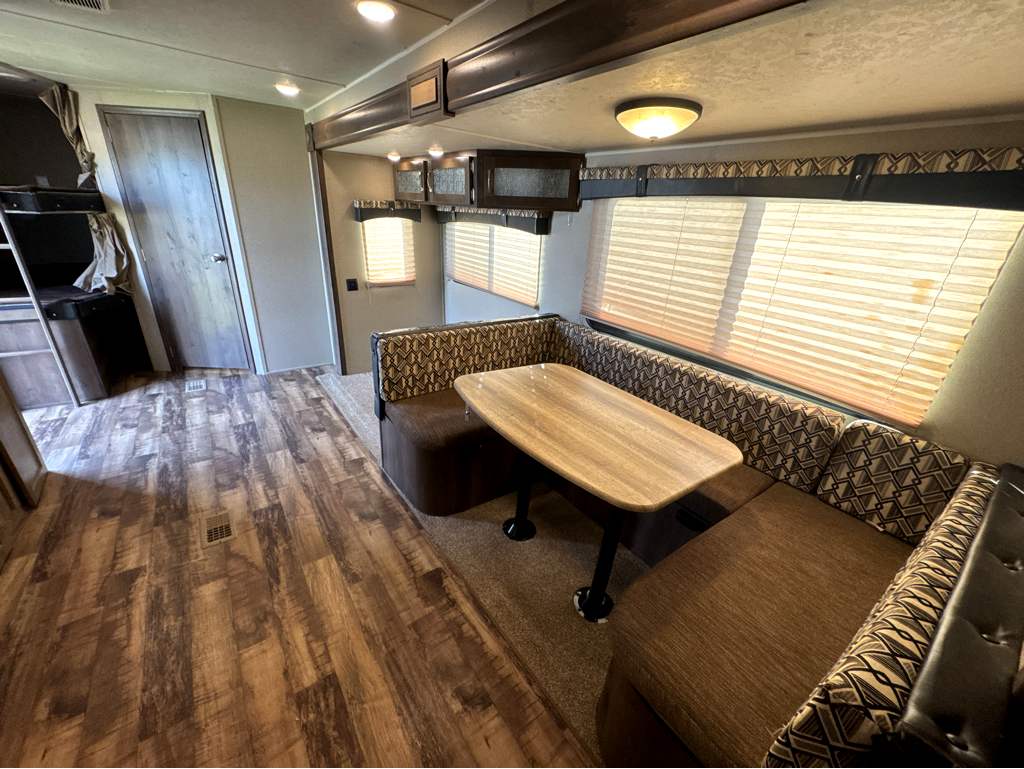 2017 PALOMINO PUMA 28FQDB - Image 11