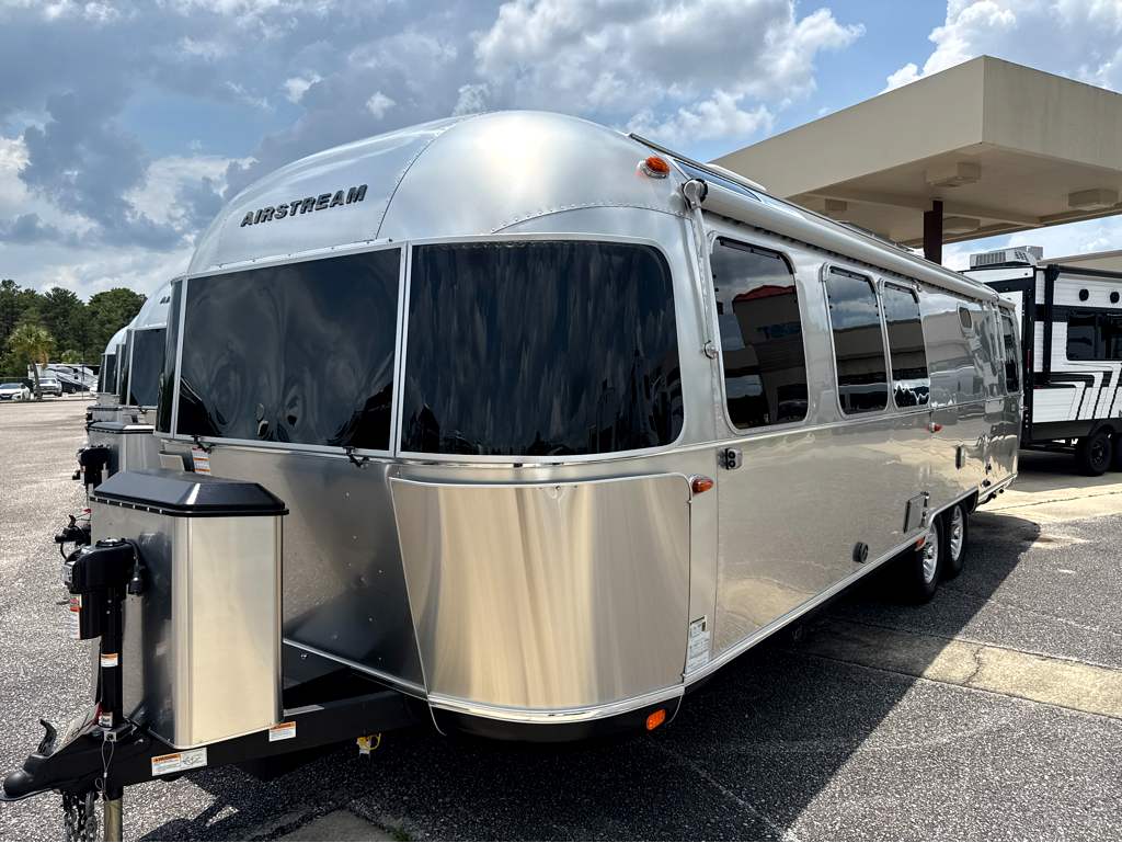 2026 AIRSTREAM CLASSIC 30RBQ - Image 2