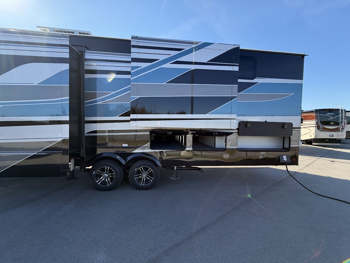2026 Keystone ALPINE 3710FL - Image 3