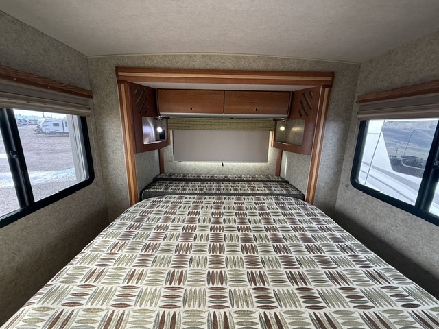 2009 Itasca Navion iQ 24DL - Image 12