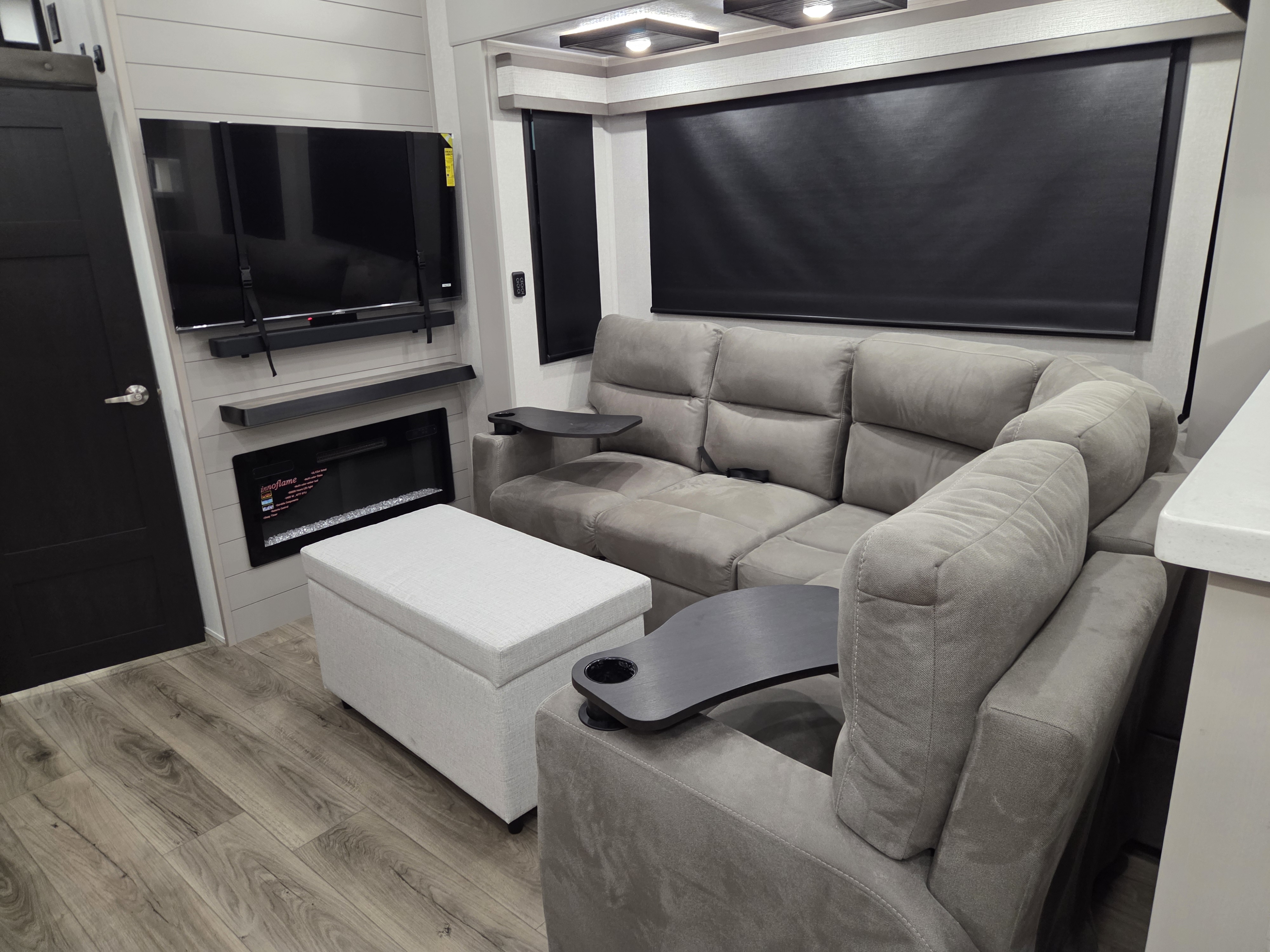 2026 Jayco North Point 395DSDB - Image 11