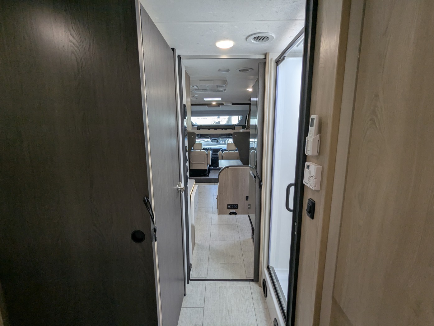 2026 Coachmen Entourage 330DS - Image 27