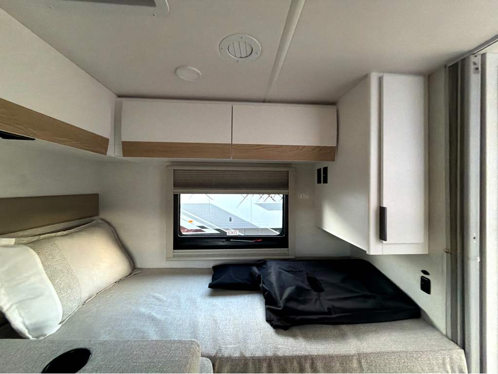2027 THOR MOTOR COACH TIBURON 24XL - Image 24