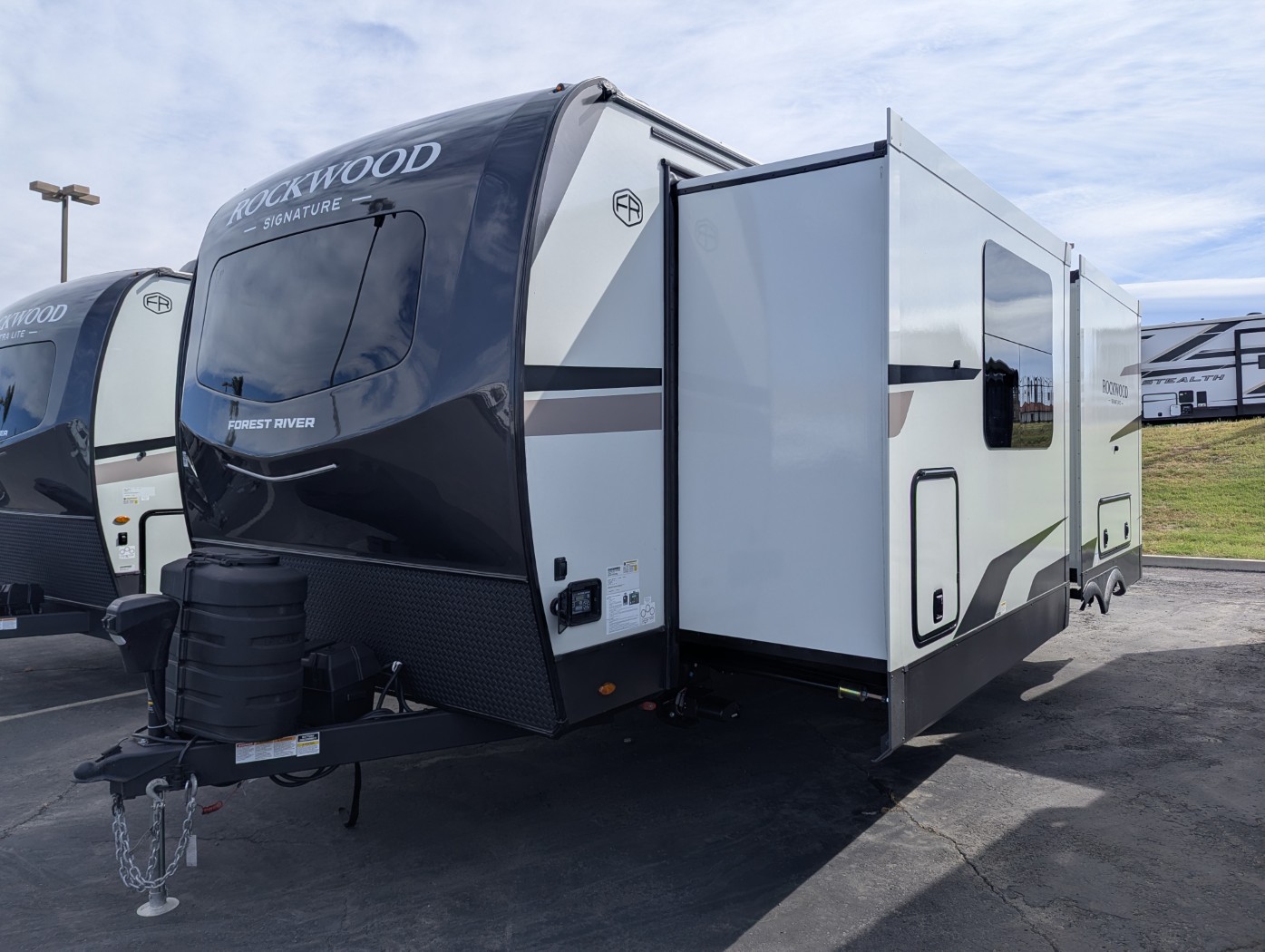 2026 Forest River Rockwood Signature 8263MBR - Image 3