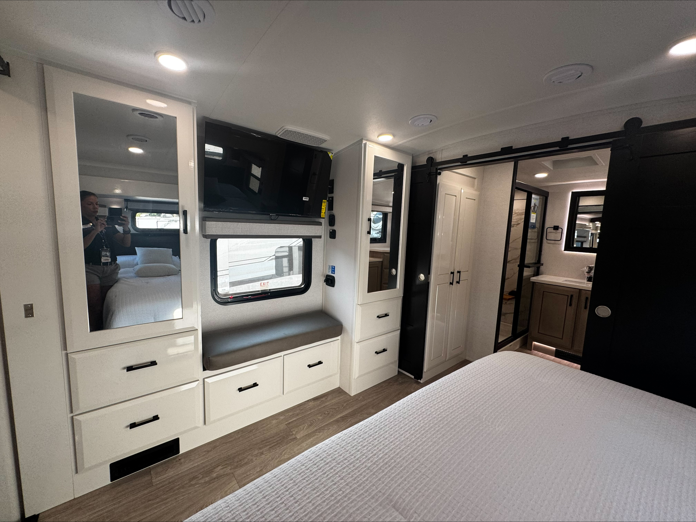 2027 JAYCO PINNACLE 39FLOK - Image 18
