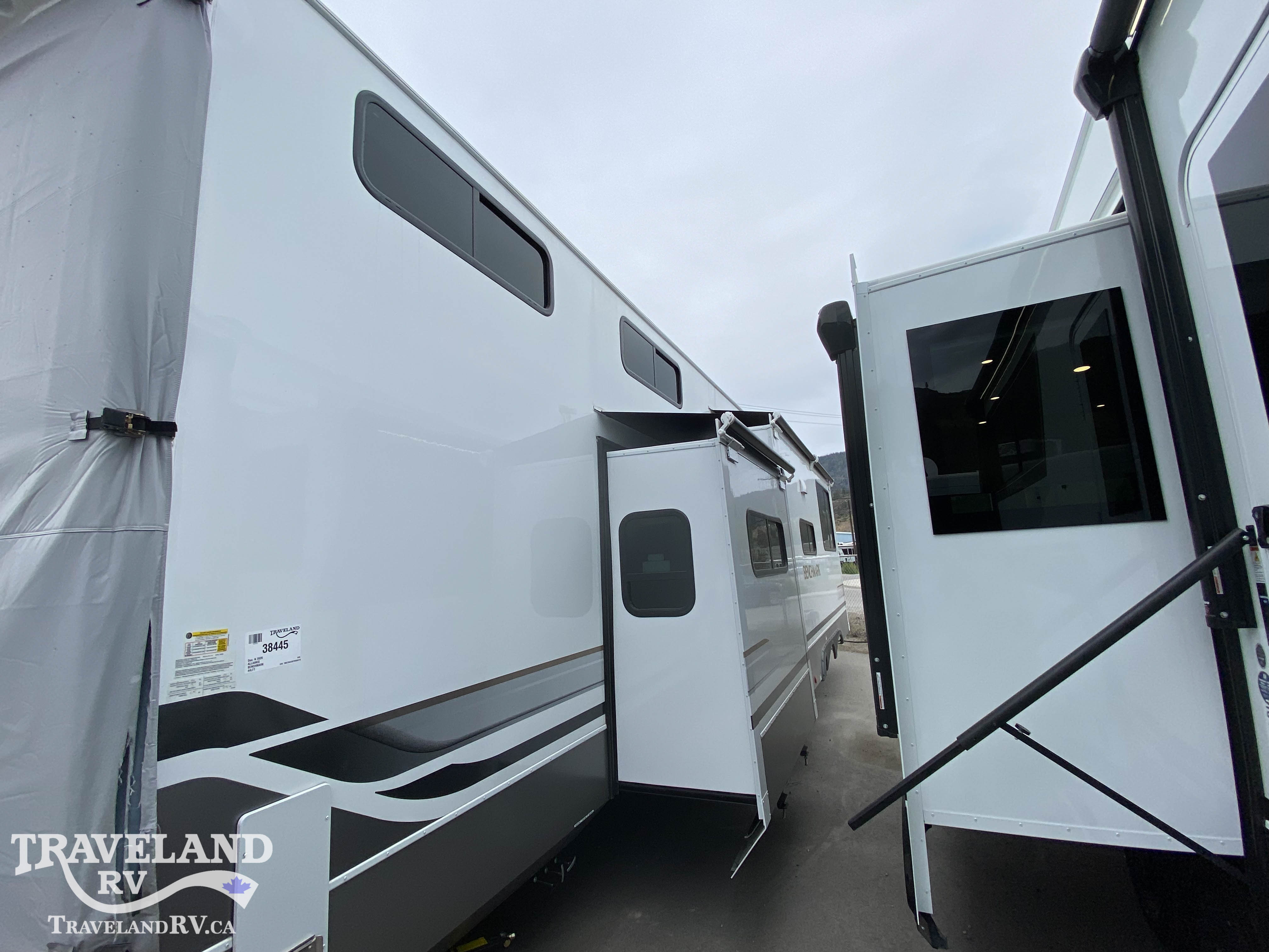 2026 Alliance RV Benchmark 44LFT - Image 3