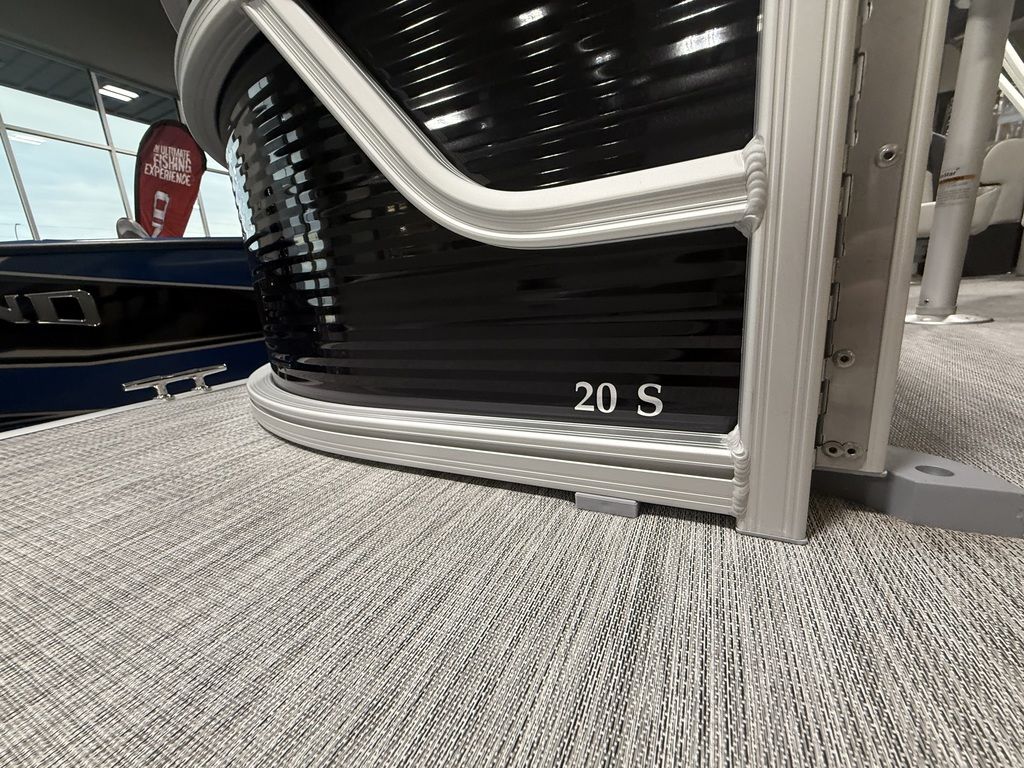 2026 Bennington 20SSR Pontoon - Image 5