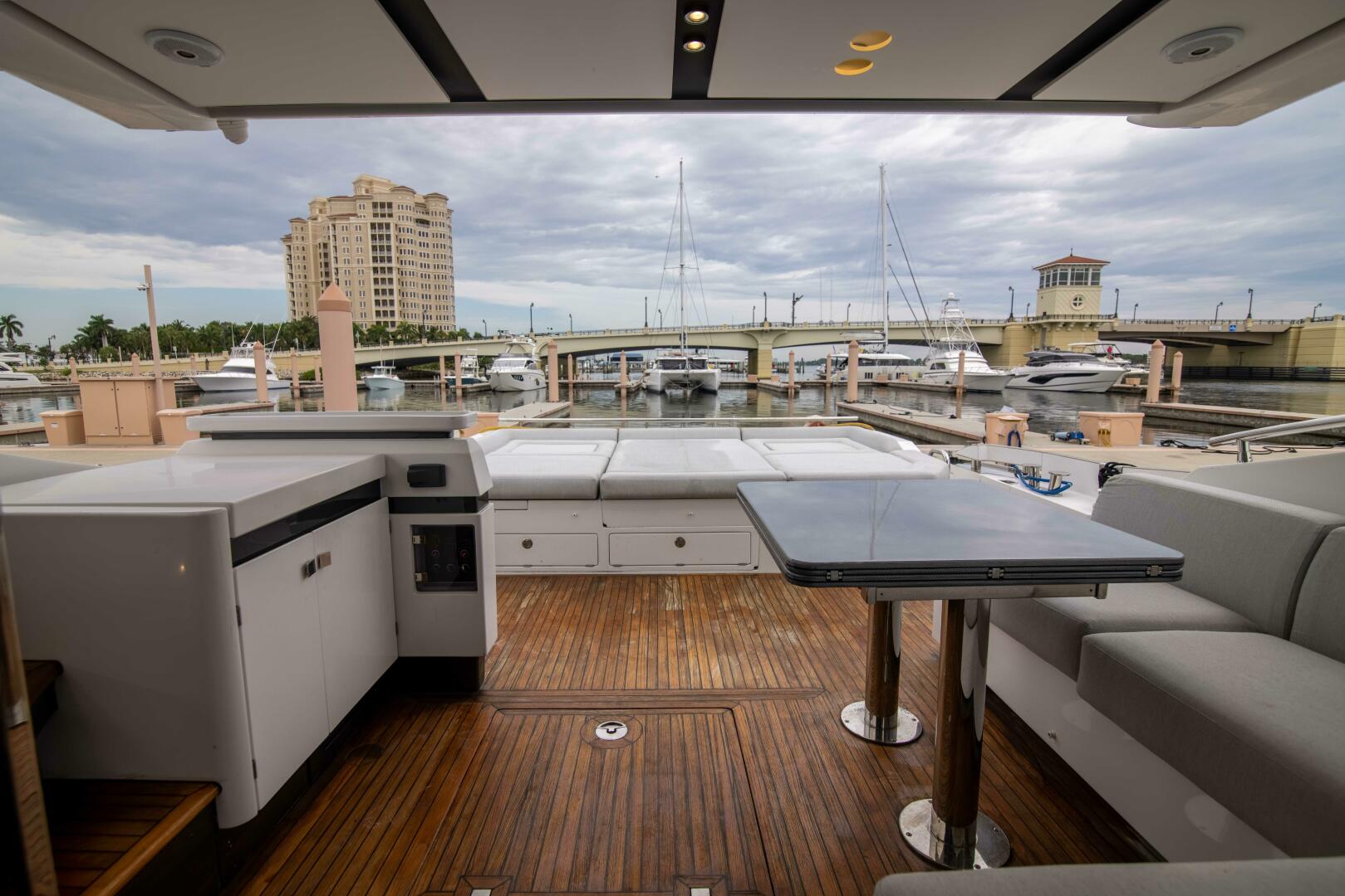 2019 Azimut S7 - Image 7