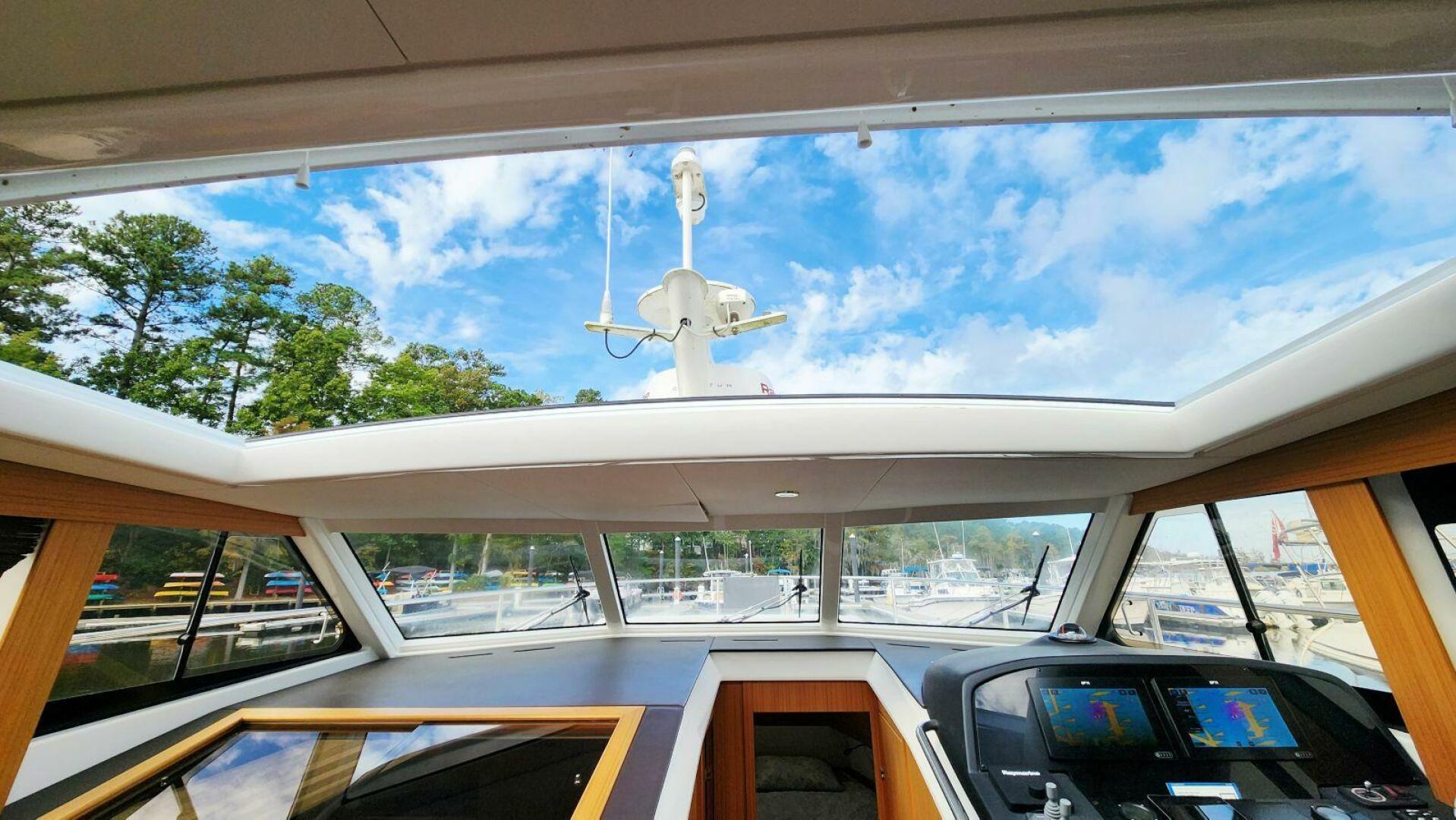 2022 Greenline 40 Hybrid - Image 29