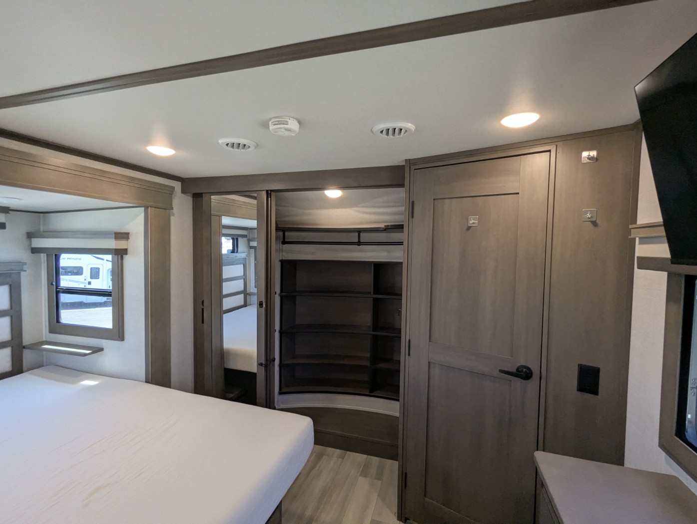 2023 Grand Design Solitude 345GK - Image 17