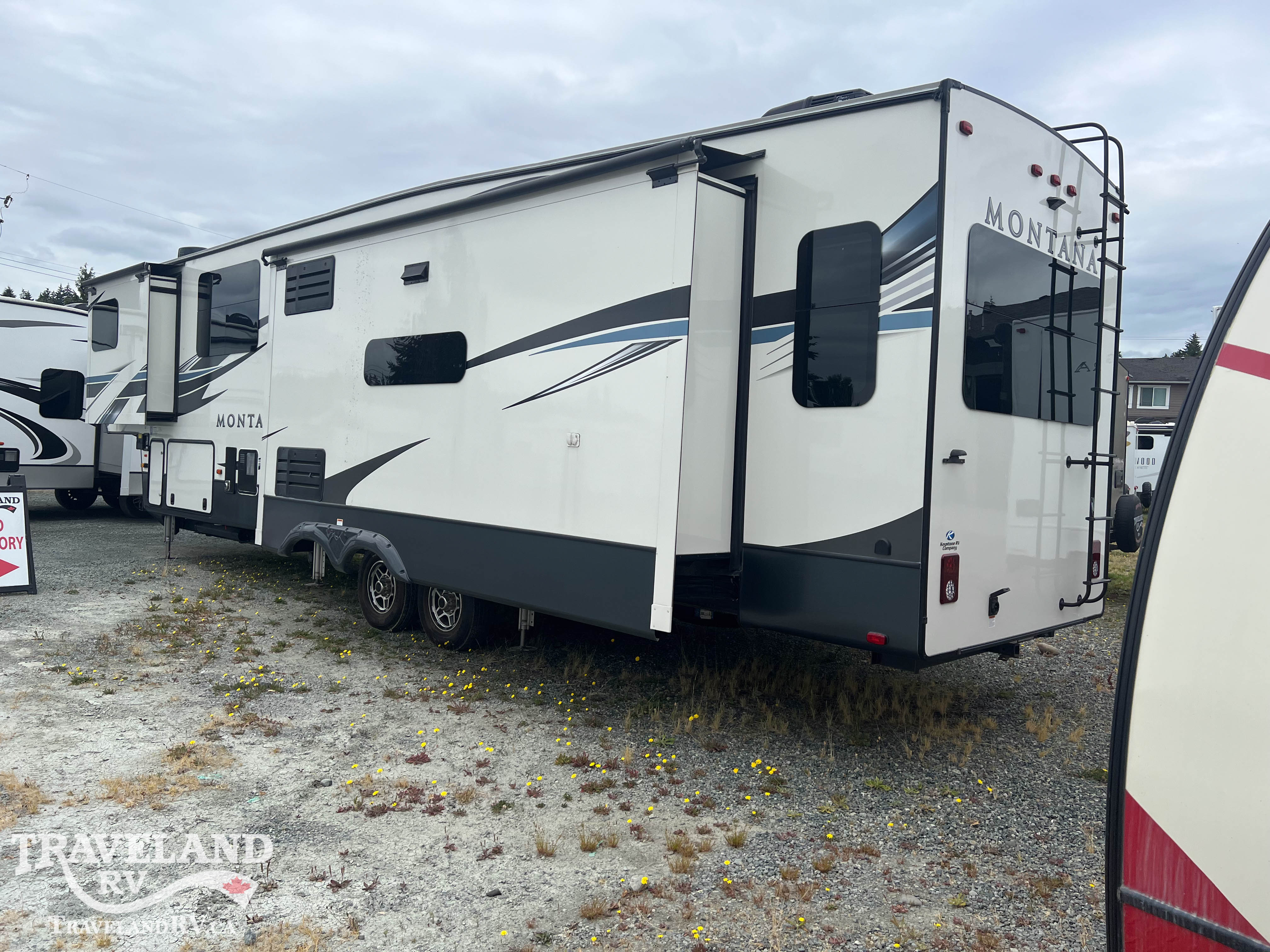 2021 Keystone Montana 3780RL - Image 7