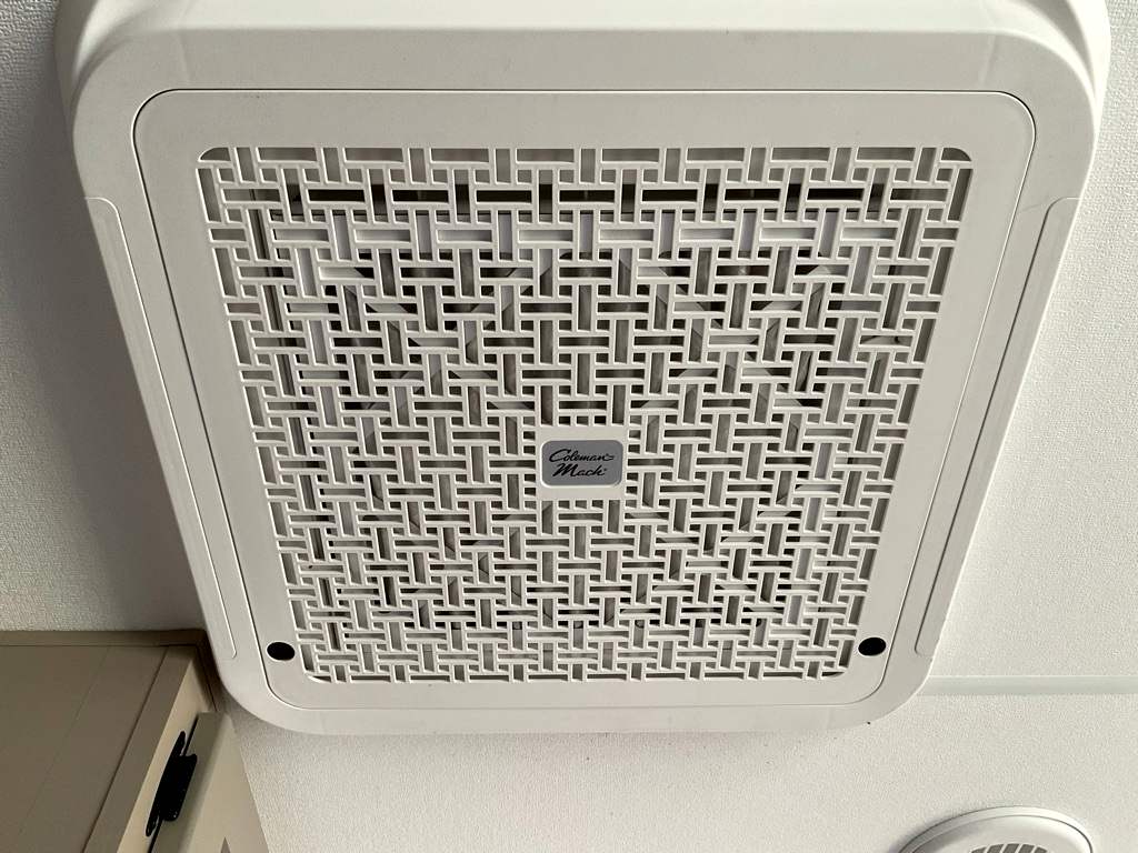 2027 KZ CONNECT C261RB - Image 23