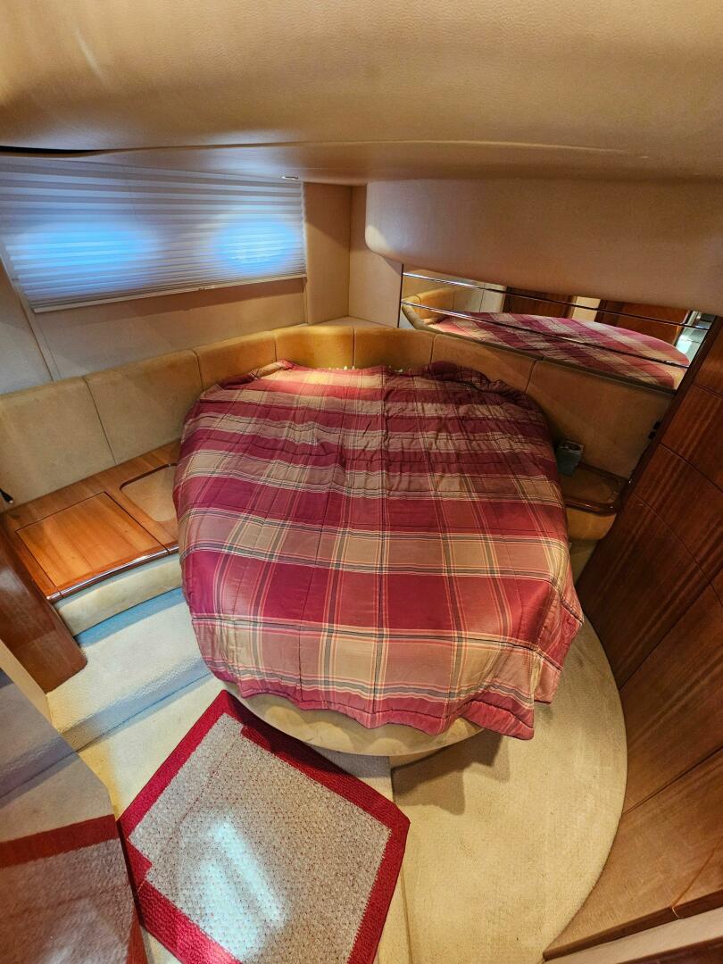 2003 Azimut 46 Motor Yacht - Image 5