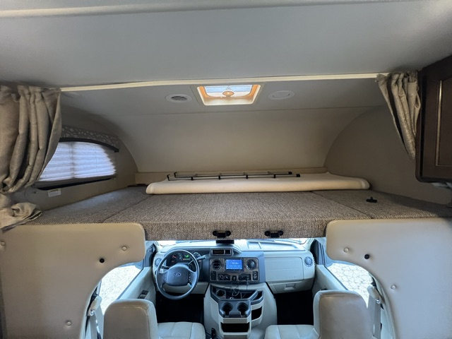 2017 Thor Motor Coach Chateau 28Z - Image 26