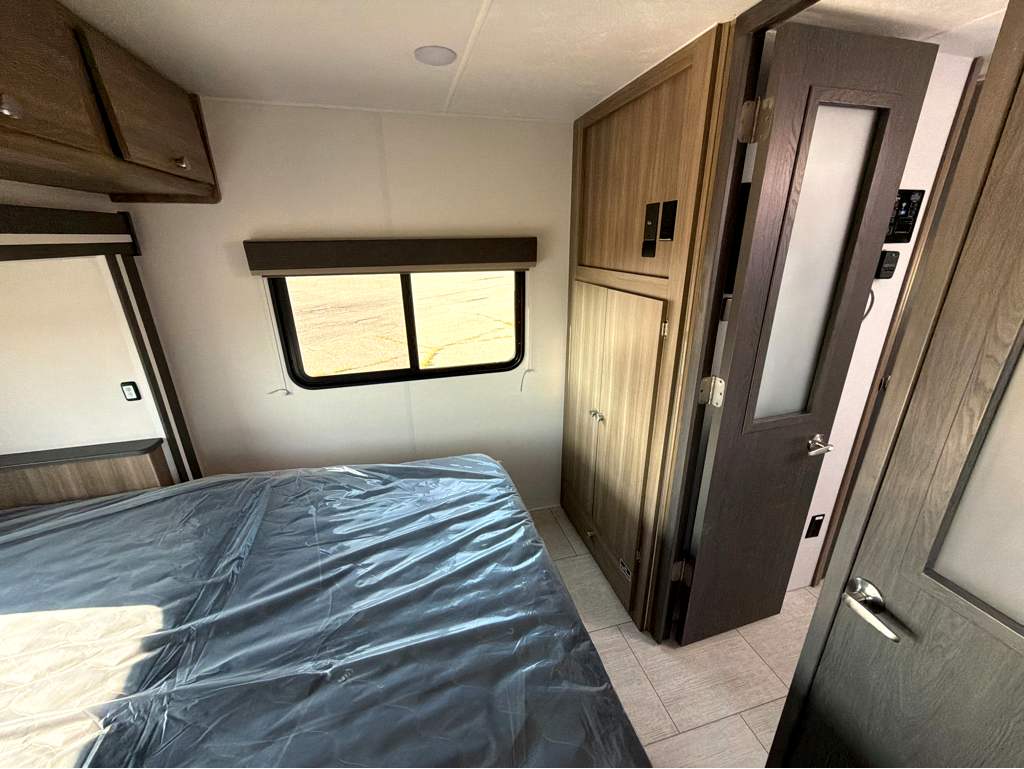 2027 Coachmen Freelander 30RS - Image 18