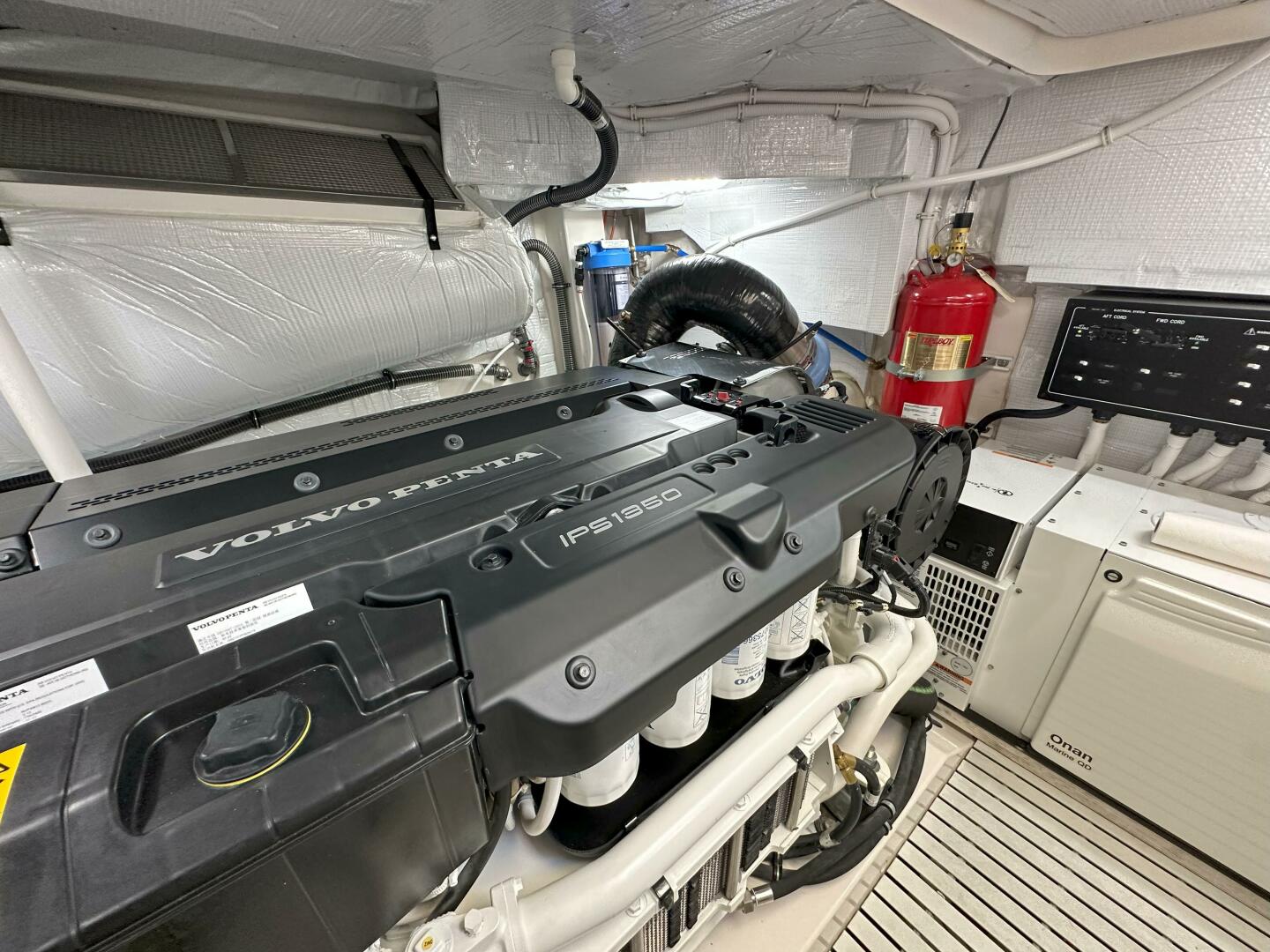 2025 Tiara Yachts EX 60 - Image 34