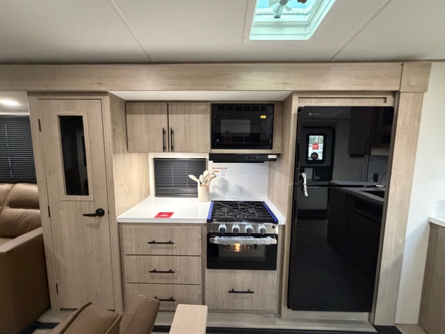 2026 Grand Design Imagine 3100RD - Image 18