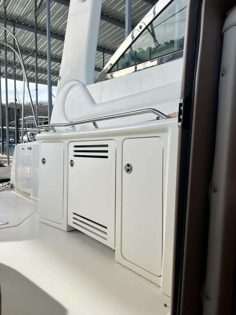 2001 Sea Ray 380 Sundancer - Image 10