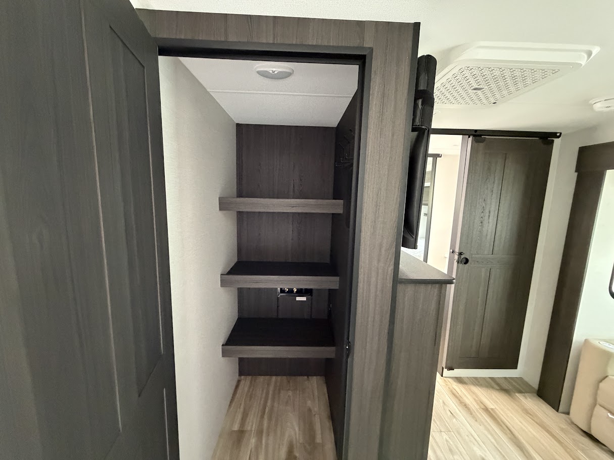 2027 VENTURE RV STRATUS 262VFK - Image 11