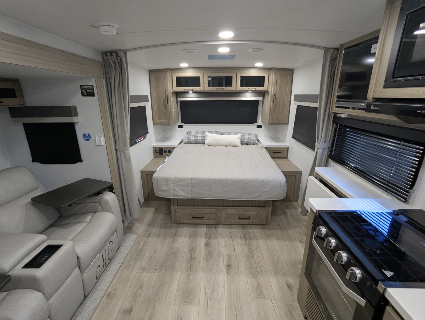 2027 Forest River Rockwood Mini Lite 2205S - Image 12