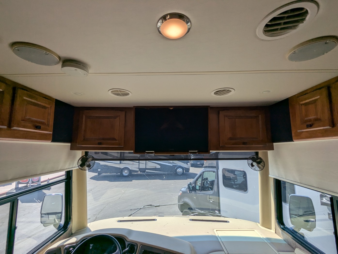 2014 Tiffin Allegro 36 LA - Image 9