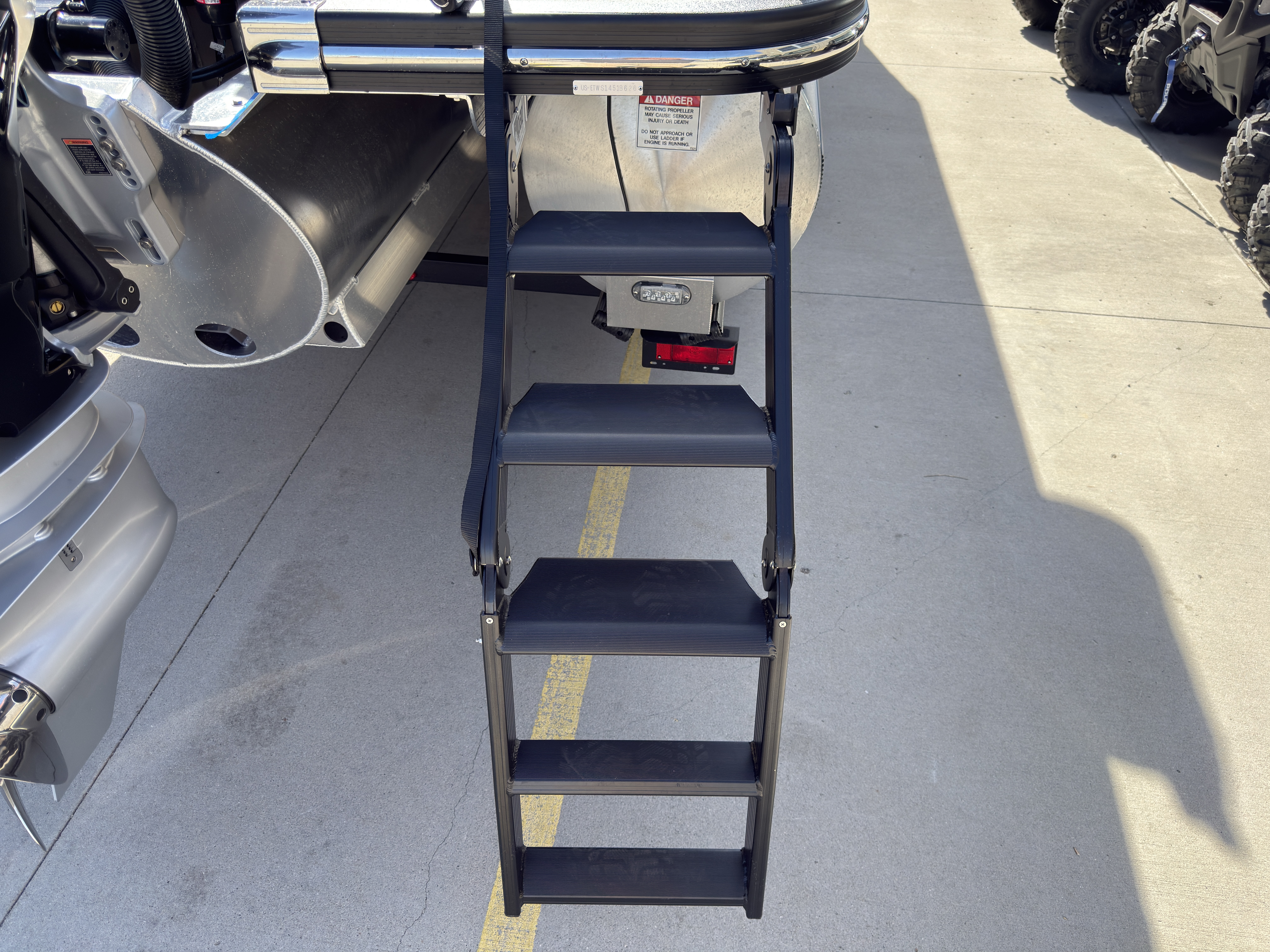 2026 Bennington 25QXSBA 425HP V10 Tritoon Pontoon - Image 20