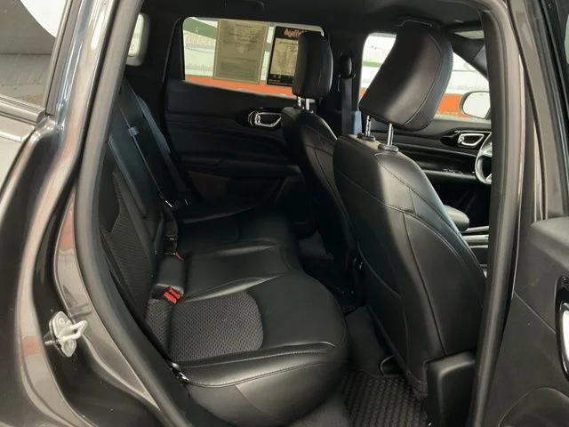 2022 Jeep Compass Utility 4D Altitude 4WD - Image 22
