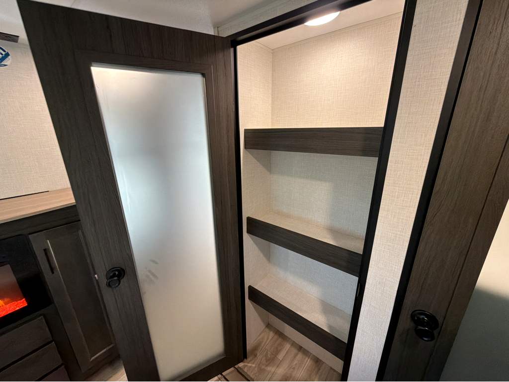 2026 VENTURE RV SPORTTREK 363VFR - Image 32