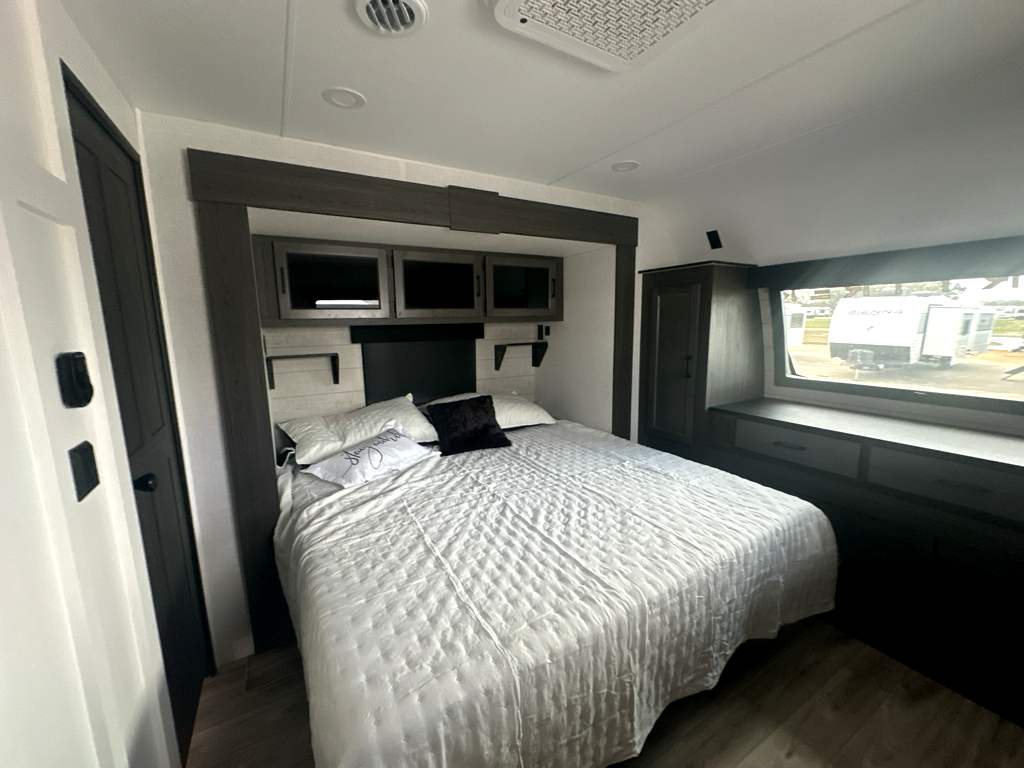 2026 VENTURE RV SPORTTREK 343VBH - Image 31