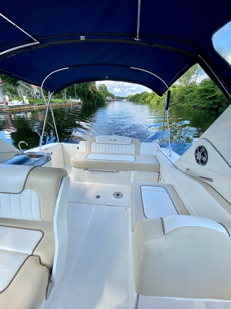 2013 Sea Ray 310 Sundancer - Image 5