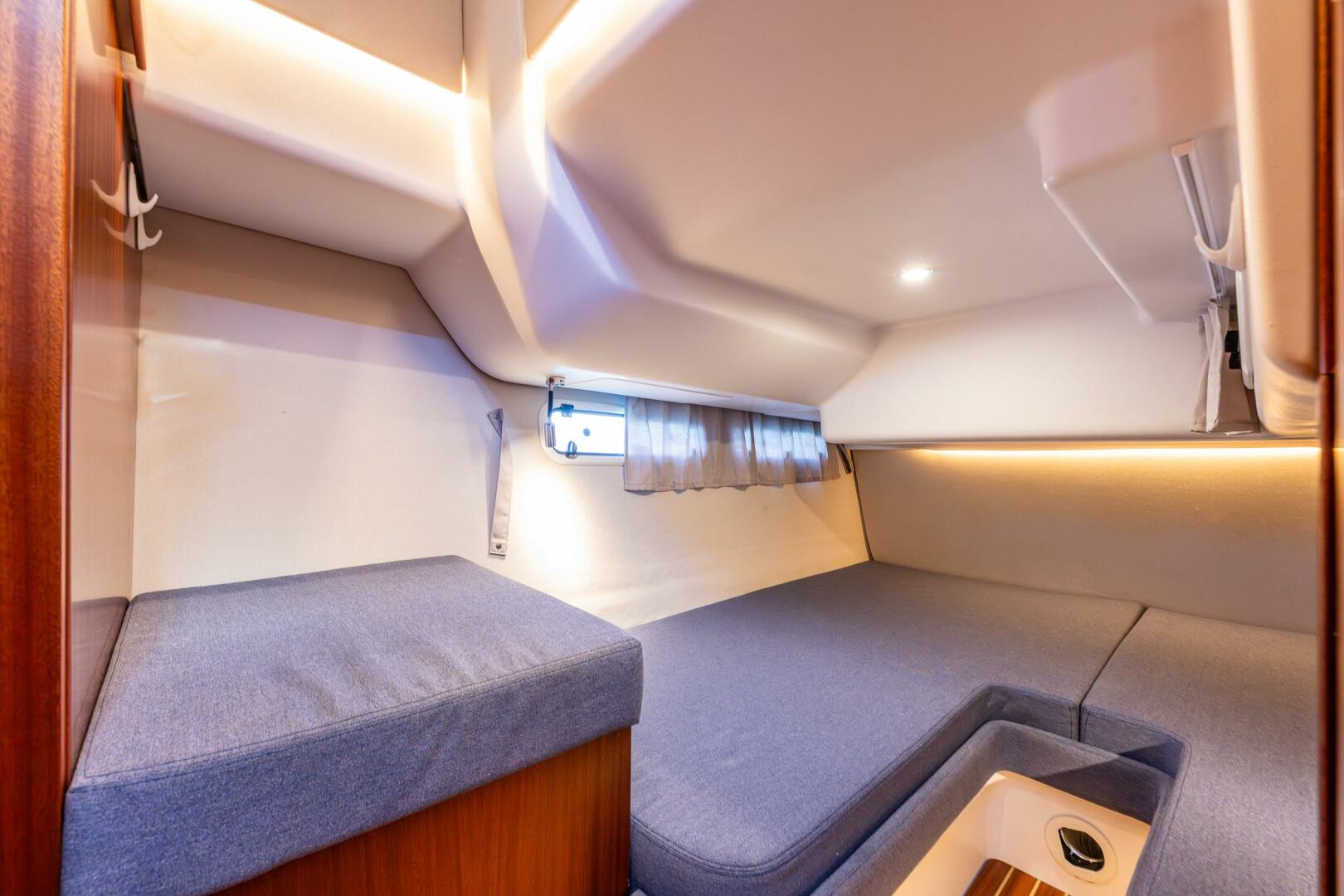 2023 Nimbus 405 Flybridge - Image 33