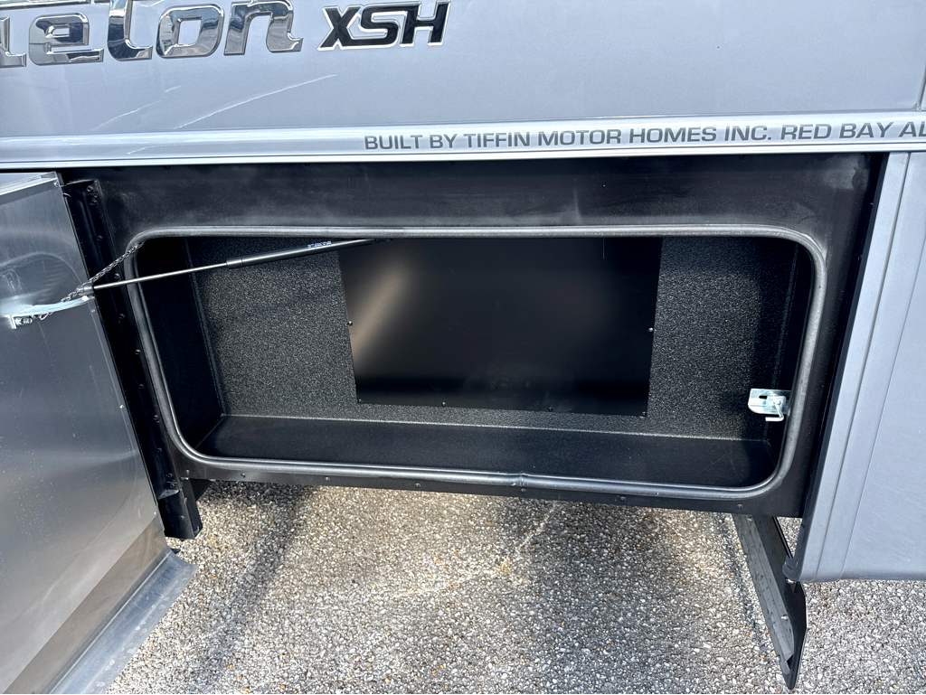 2027 TIFFIN PHAETON 40 RTH - Image 5