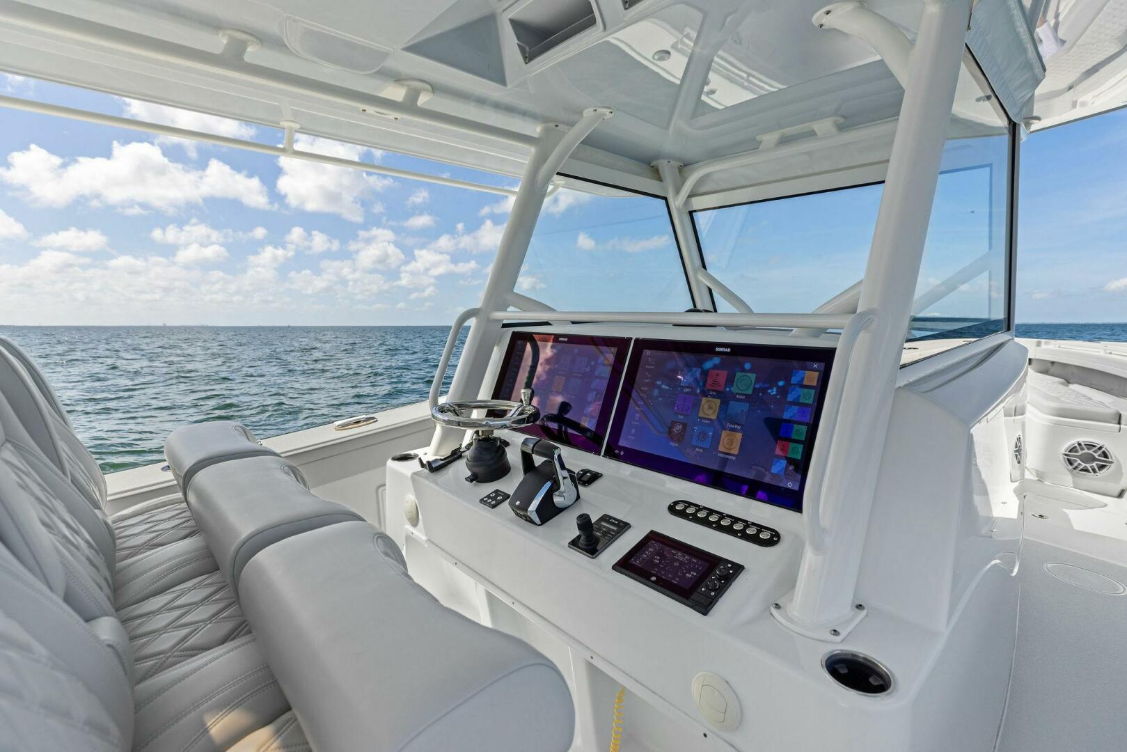 2024 Yellowfin 42 Offshore - Image 11