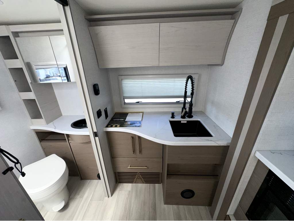 2025 GRAND DESIGN SERENOVA 150HL - Image 25