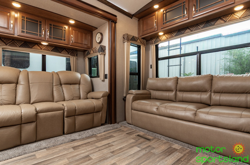 2017 Keystone Montana Legacy 3720RL - Image 24