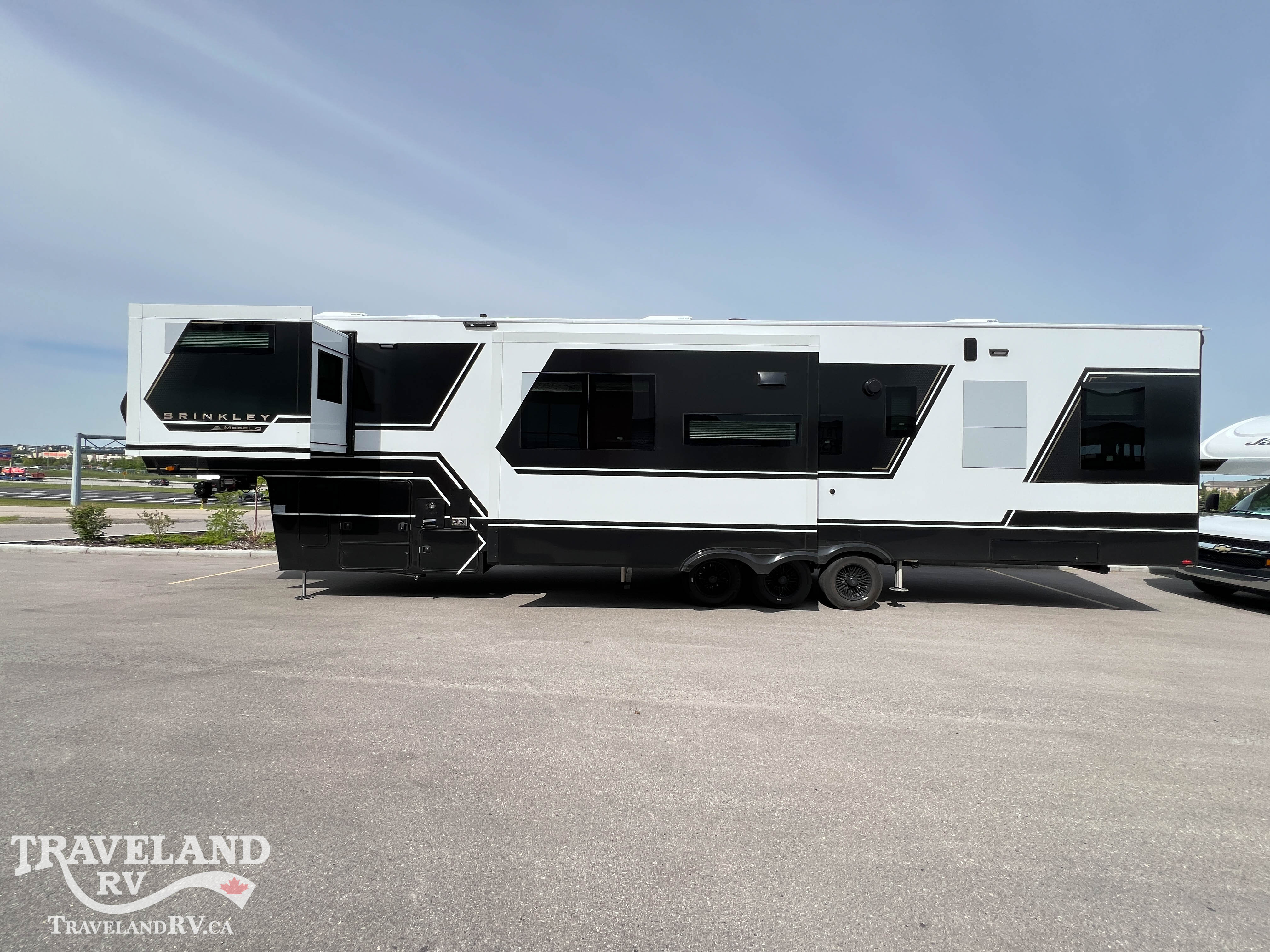 2027 Brinkley RV Model G 3950 - Image 6