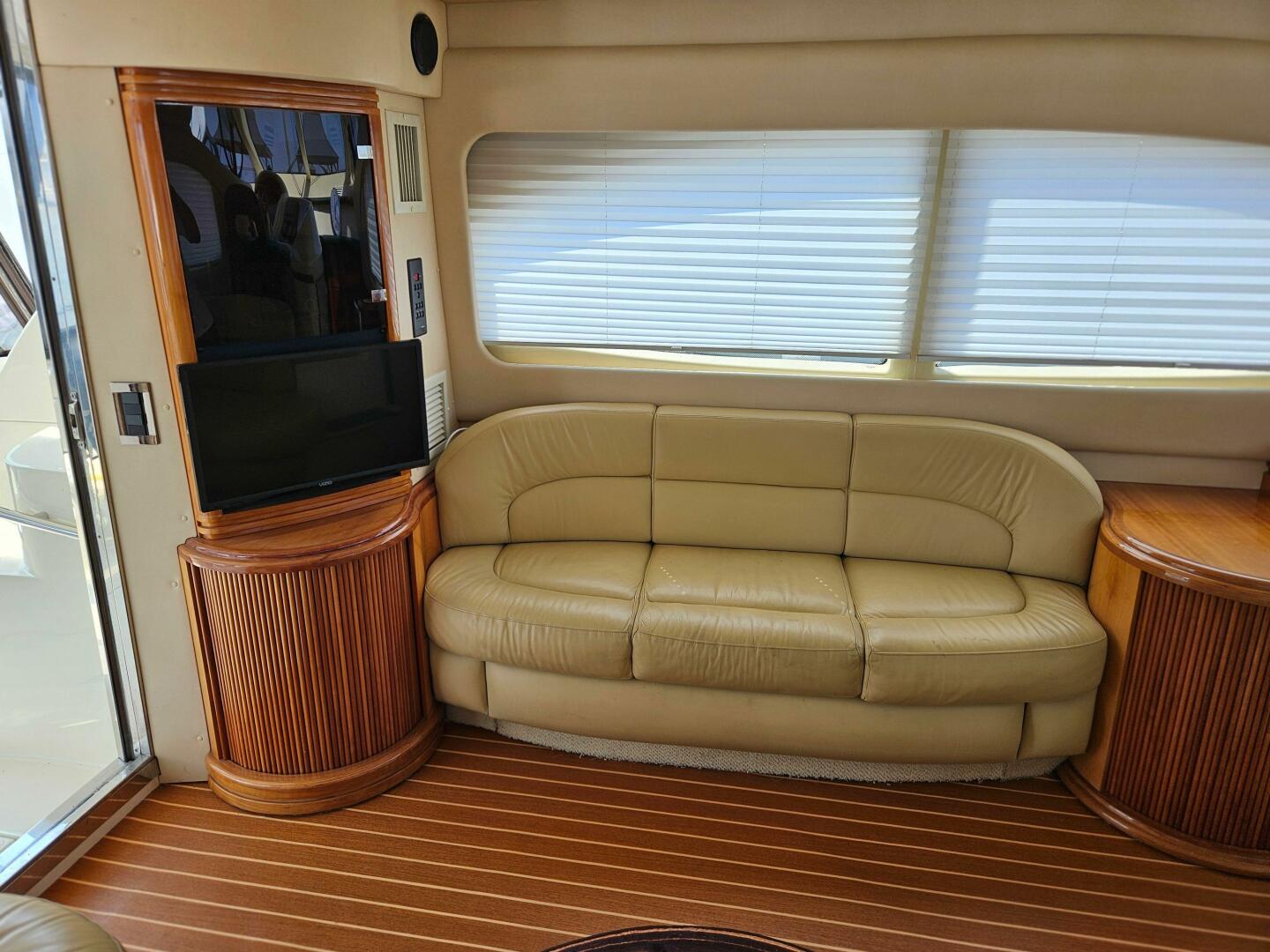 2003 Azimut 46 Motor Yacht - Image 15
