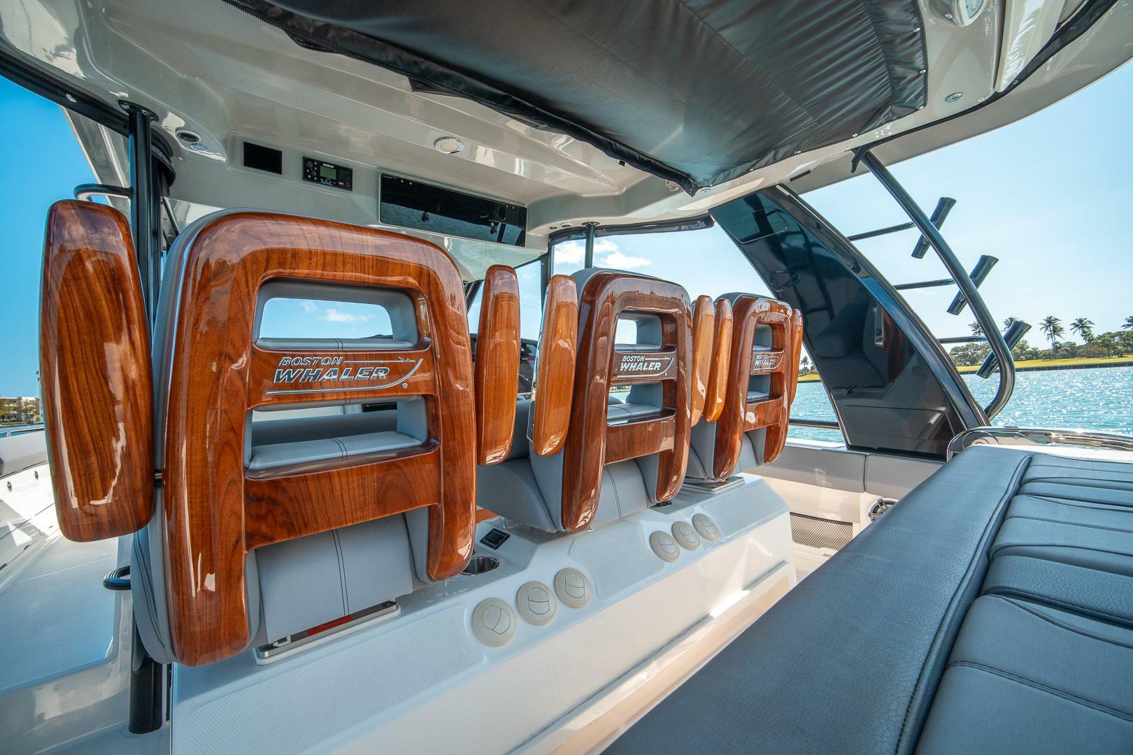 2023 Boston Whaler 420 Outrage - Image 12