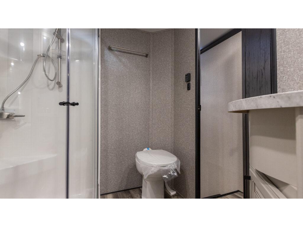 2022 Highland Ridge Mesa Ridge 376FBH - Image 33