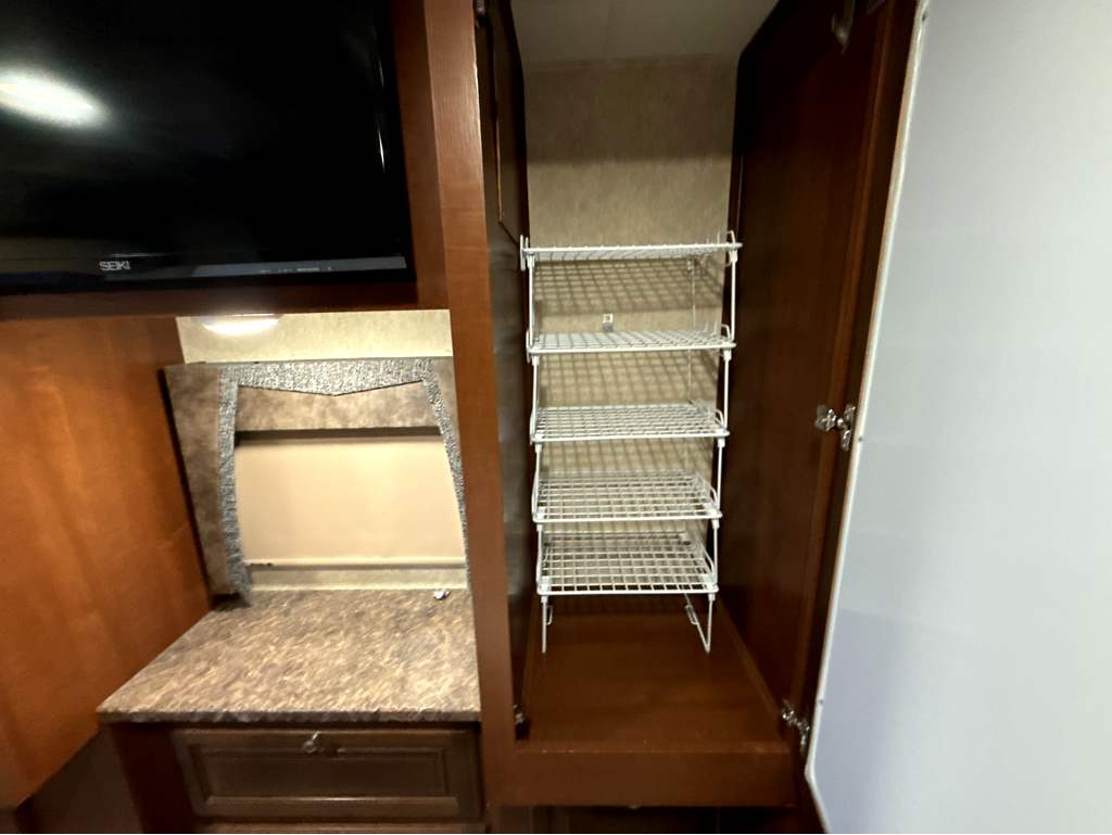 2016 FOREST RIVER GEORGETOWN 328TS - Image 26