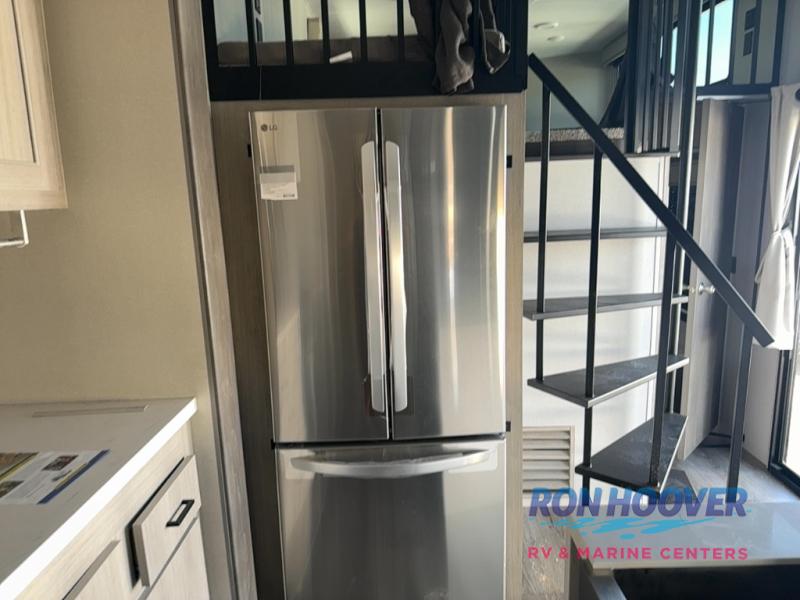 2025 COACHMEN CATALINA 42CONDO - Image 10